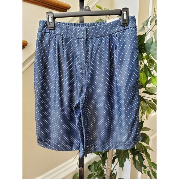 Chico's Women's Blue Cotton Ultimate Fit Comfort Waist Bermuda Shorts Size 2 - Picture 1 of 12